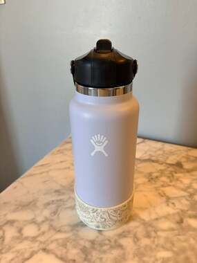 HydroFlask 32oz Bottle w/ Reuzbl Protective Boot & Replacement Straws Fog Purple
